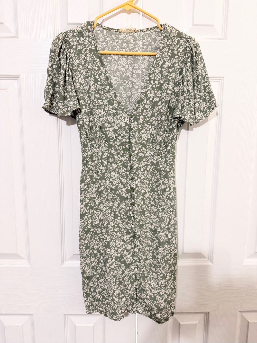 Sage Green Floral Button-Front Midi Dress